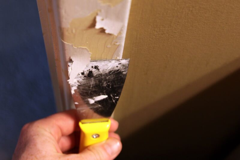 How to Repair Chips and Scratches on a Milk Paint Surface