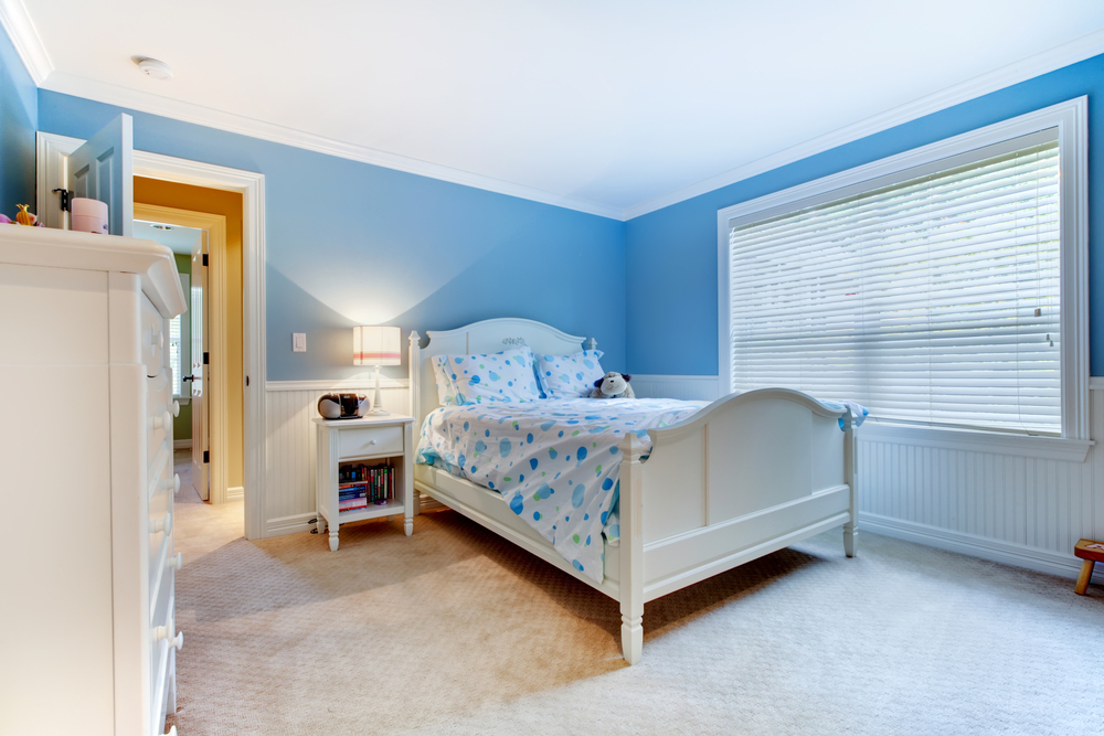 blue lighter colors make a small bedroom a more relaxing space